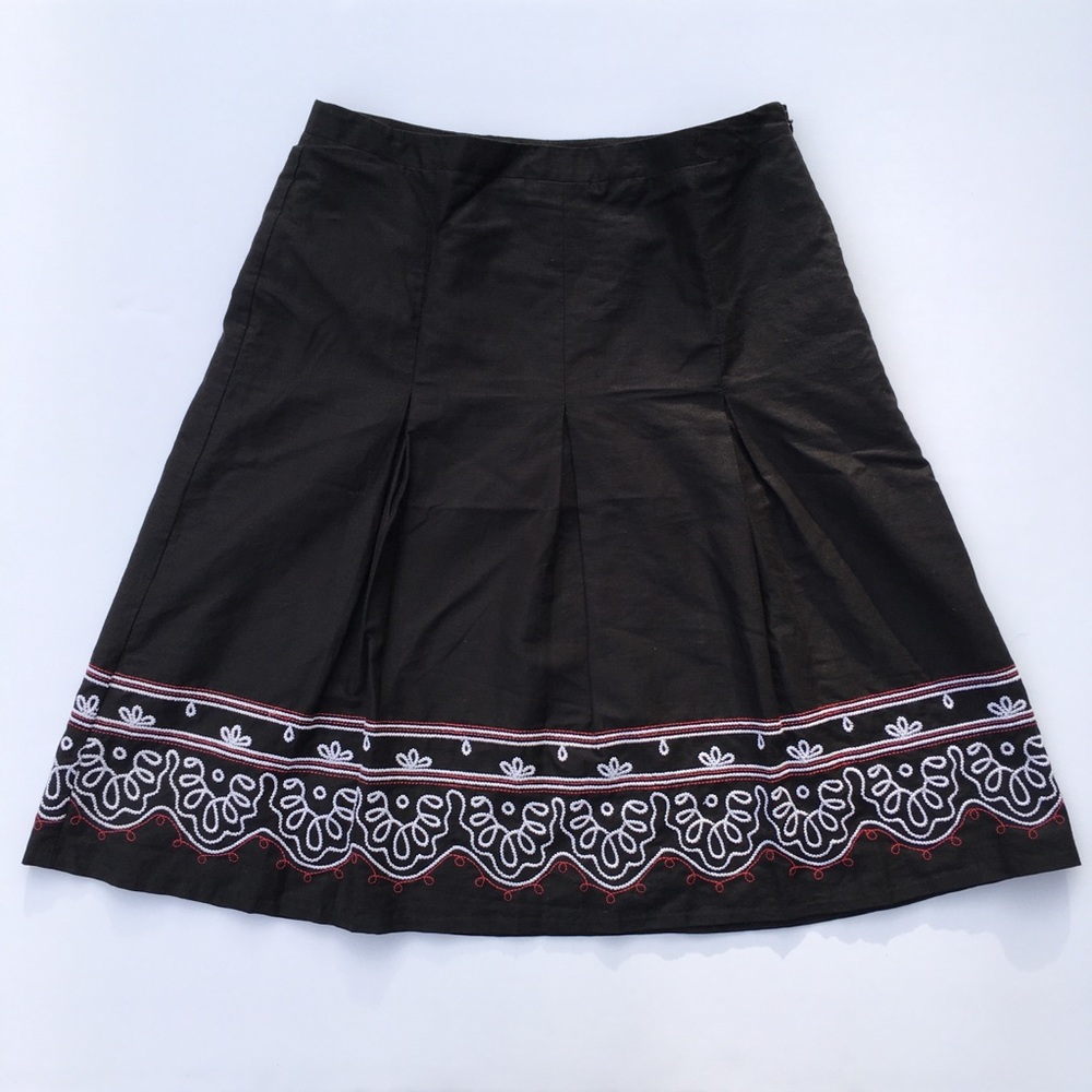 LOFT women’s pleated embroidered skirt, size 2